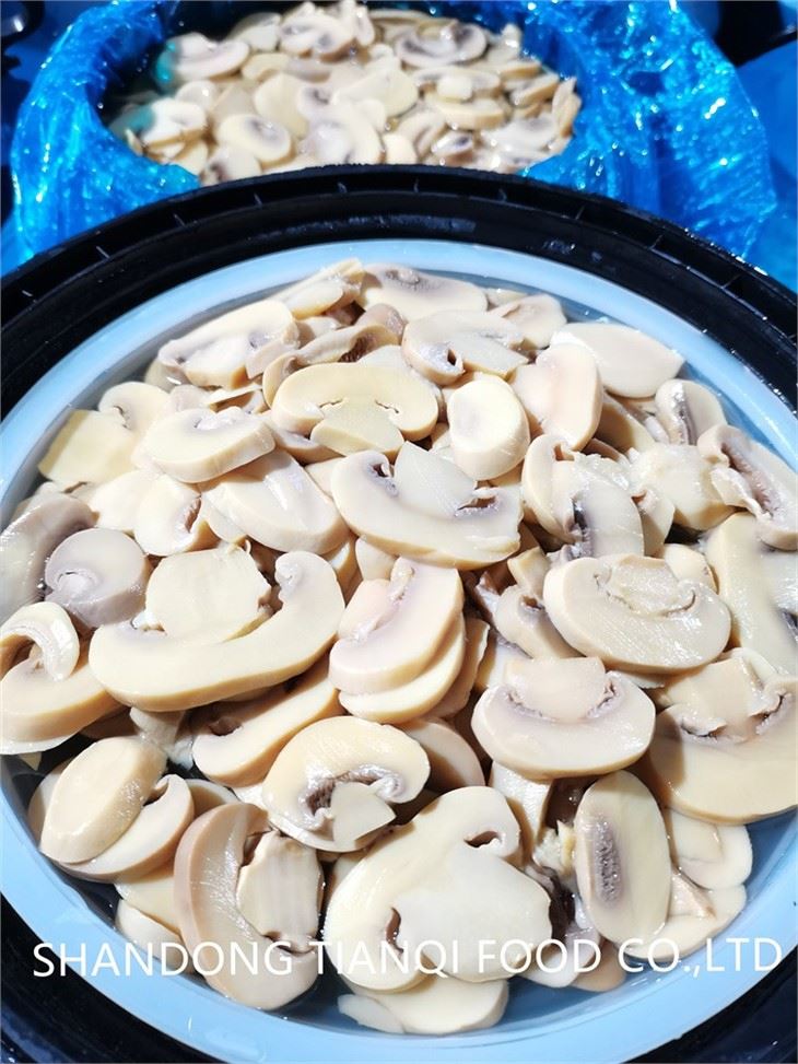 High quality sliced champignon mushroom in drums