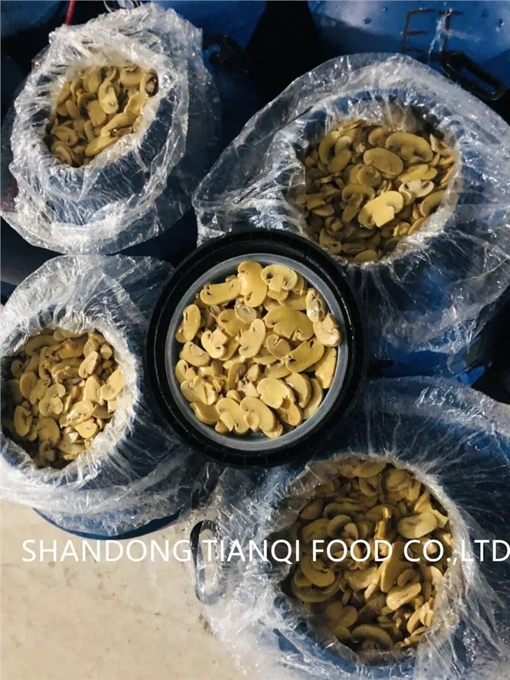 Top quality of sliced white mushroom in brine in drums